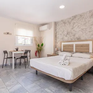Апартаменты Lola Beach, Малага